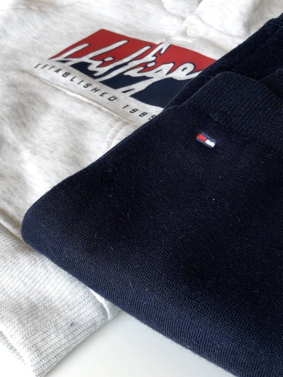 Buzo Tommy Hilfiger Bebé Niño Polerón Gris Claro Pantalon Azul - Cozy Kids