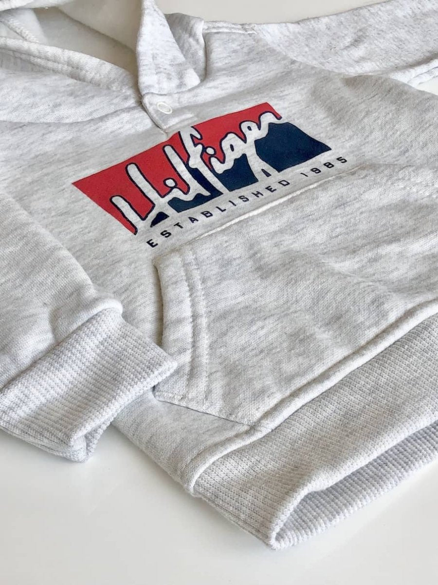 Buzo Tommy Hilfiger Bebé Niño Polerón Gris Claro Pantalon Azul - Cozy Kids