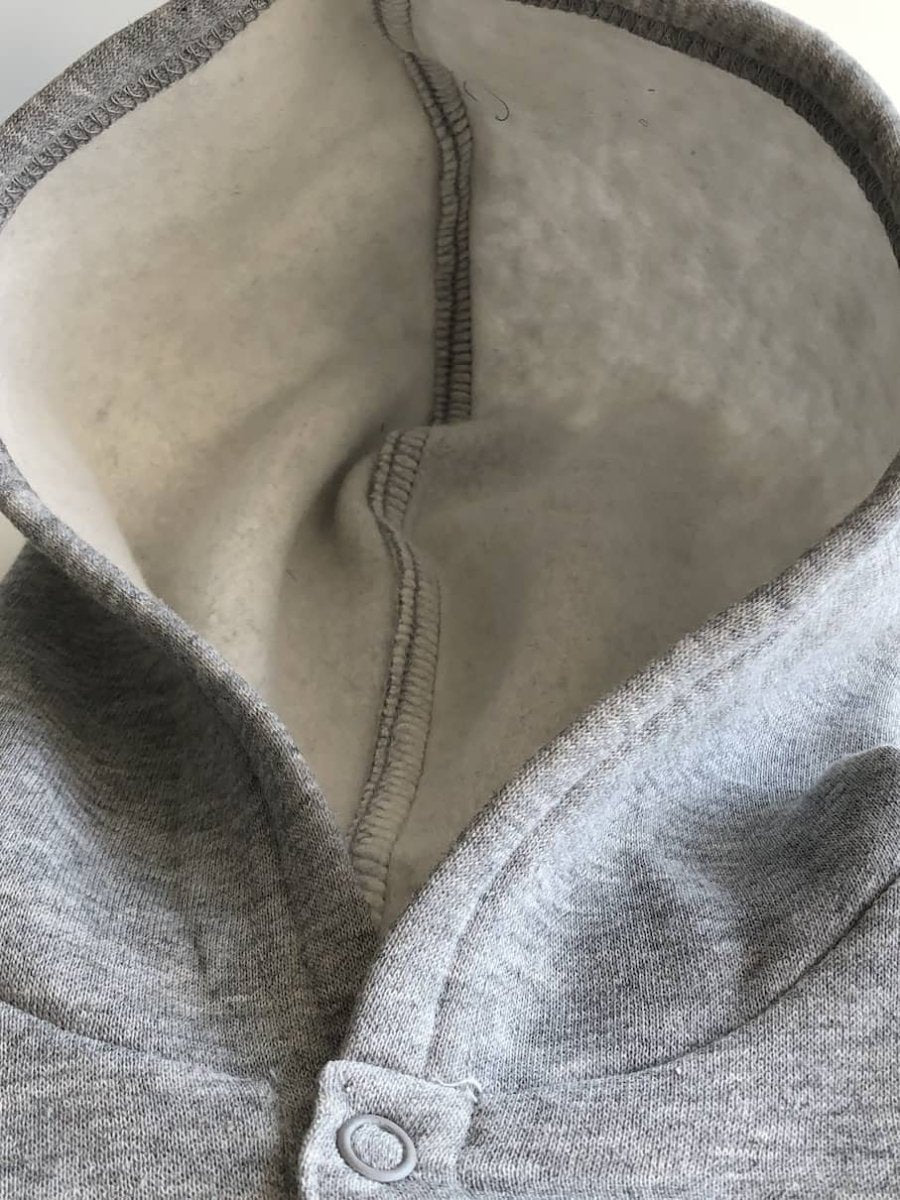 Buzo Tommy Hilfiger Bebé Niño Polerón Gris y Logo - Cozy Kids